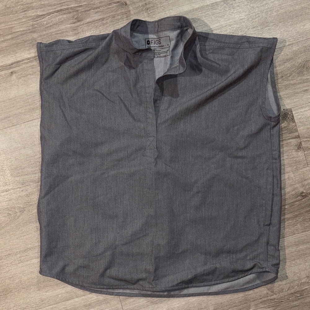 FIGS women's Rafaela heather grey scrub top medium